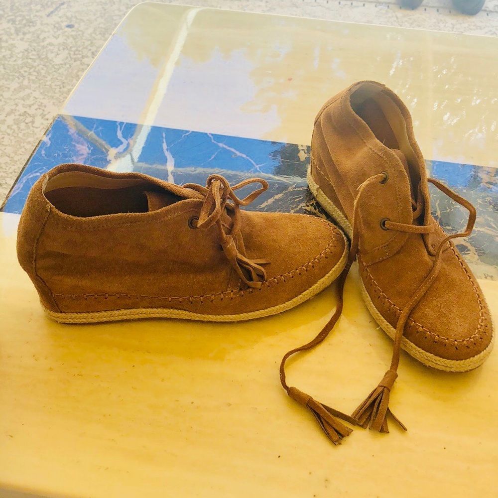 Crown Vintage suede platform booties